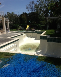 Modern Watershapes offers chlorine washes, acid washes, pool sanding and draining.